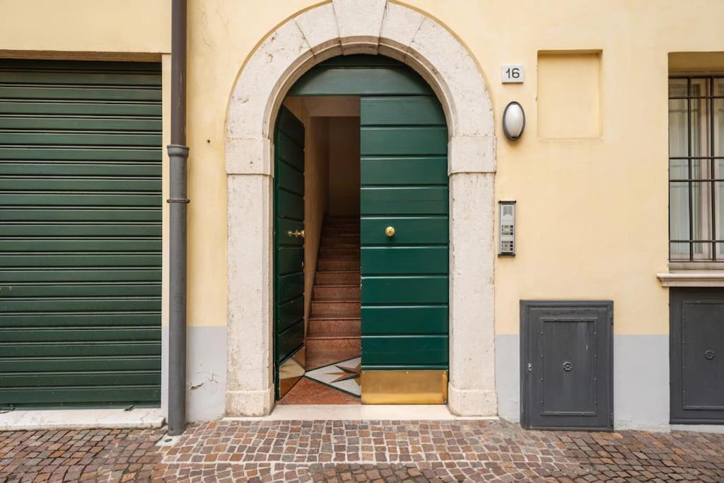 Duomo Apartment Брешія Екстер'єр фото
